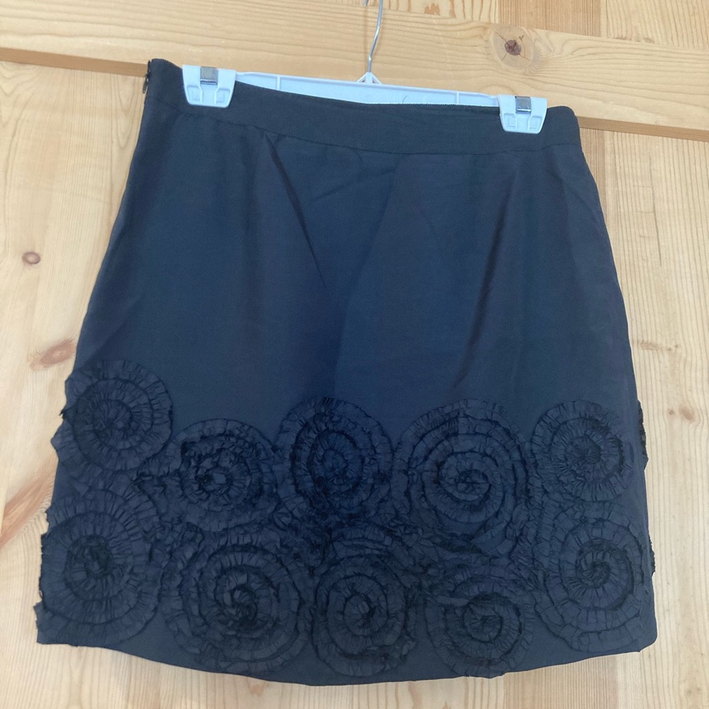 100% silk lined black rosettes detail Banana Republic skirt